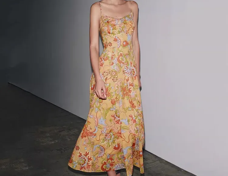 اللباس النسائي الجوهري